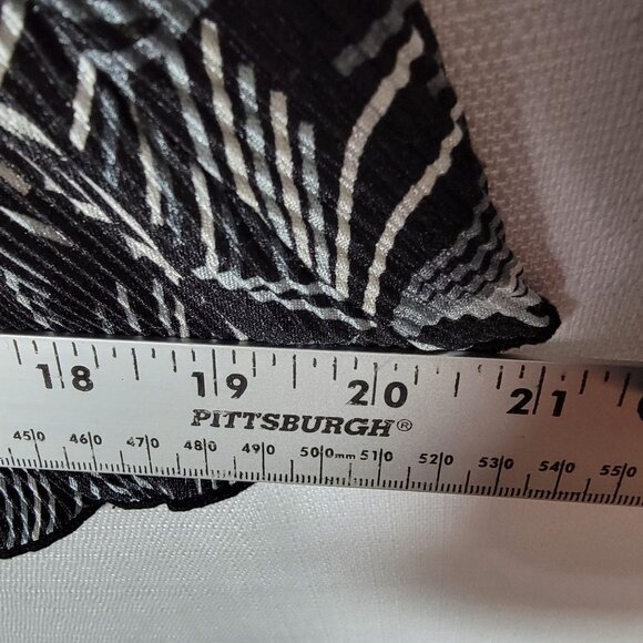 Notations Womens Top Sz 1X Faux Wrap Front Micro Accordion fabric Black & White - Picture 8 of 12